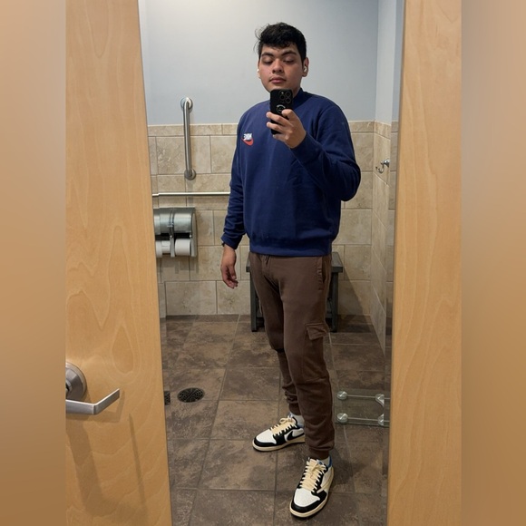 Meet your Posher, Edwin - Picture 1 of 1